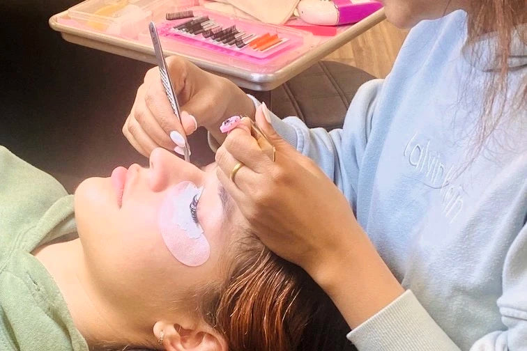 Lash application training